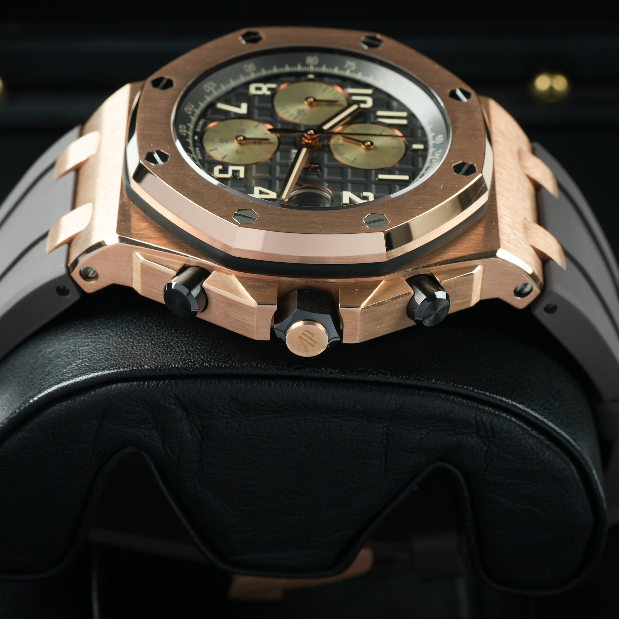 AP Royal Oak Offshore 42mm Gold Lugs High Resolution