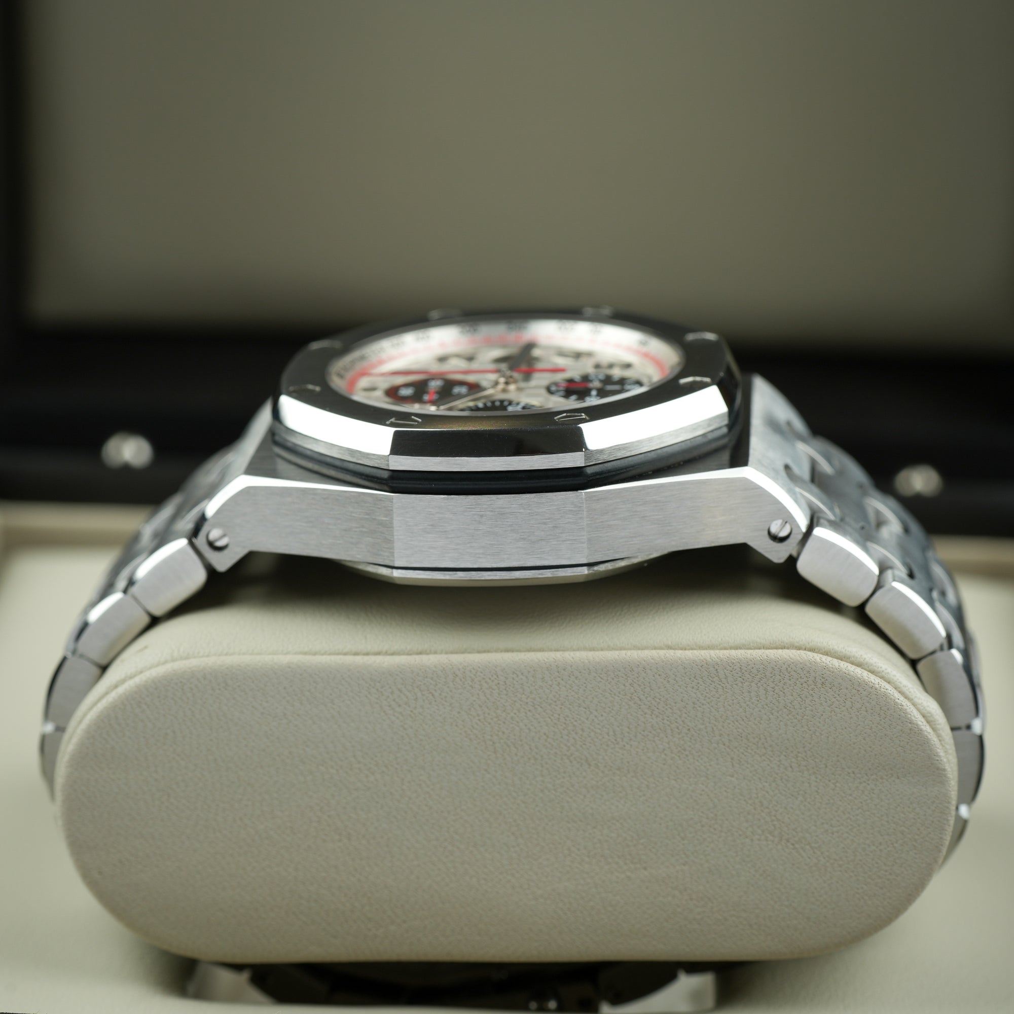 AP Royal Oak Offshore 42mm Panda Left View