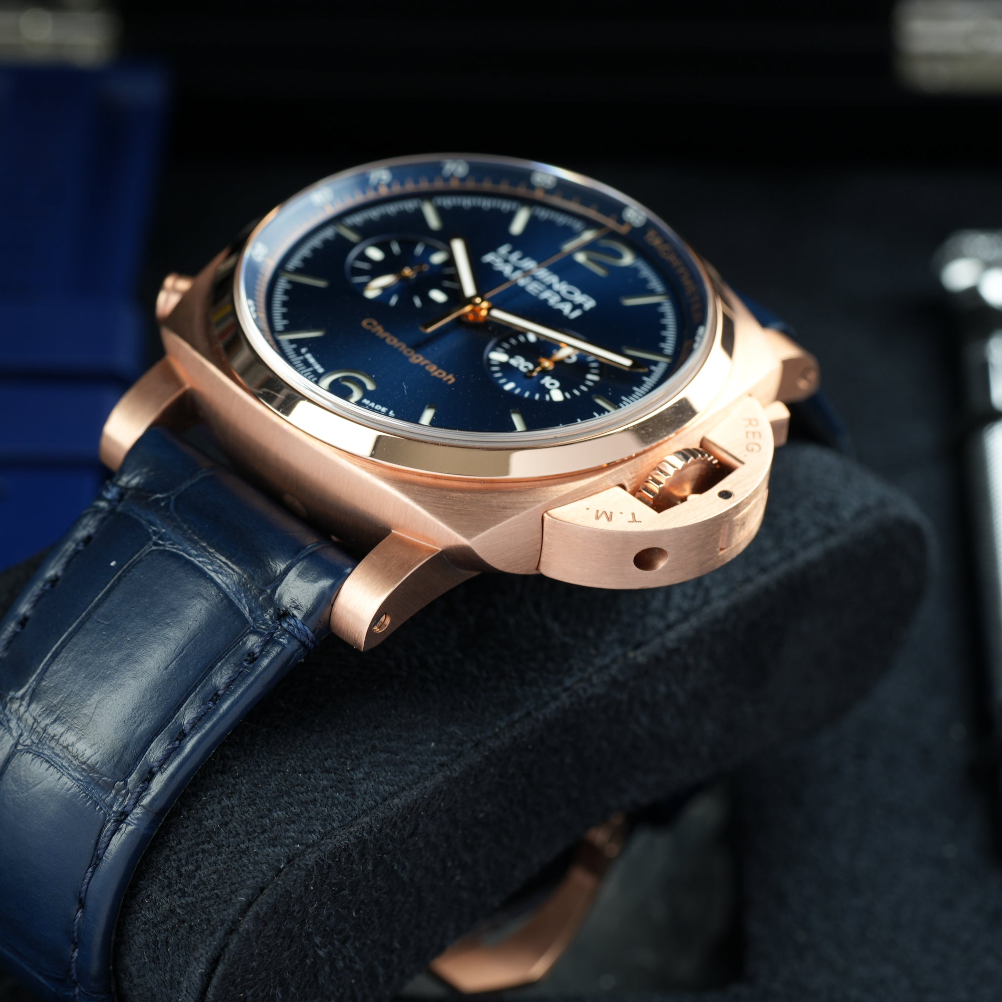 Panerai Luminor Goldtech Blu Notte 44mm Side View