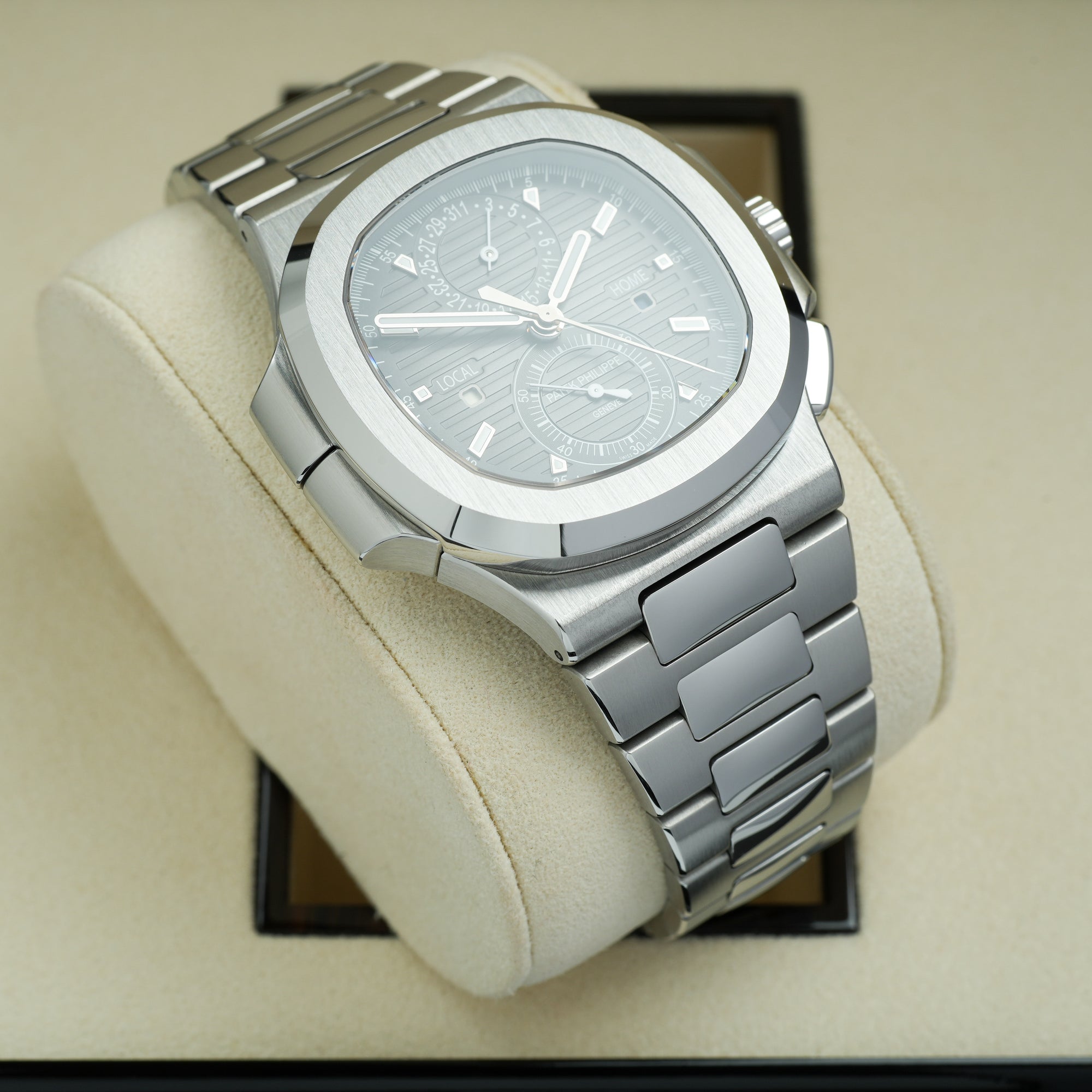 Patek Philippe Nautilus 5990/1A lug case left lower
