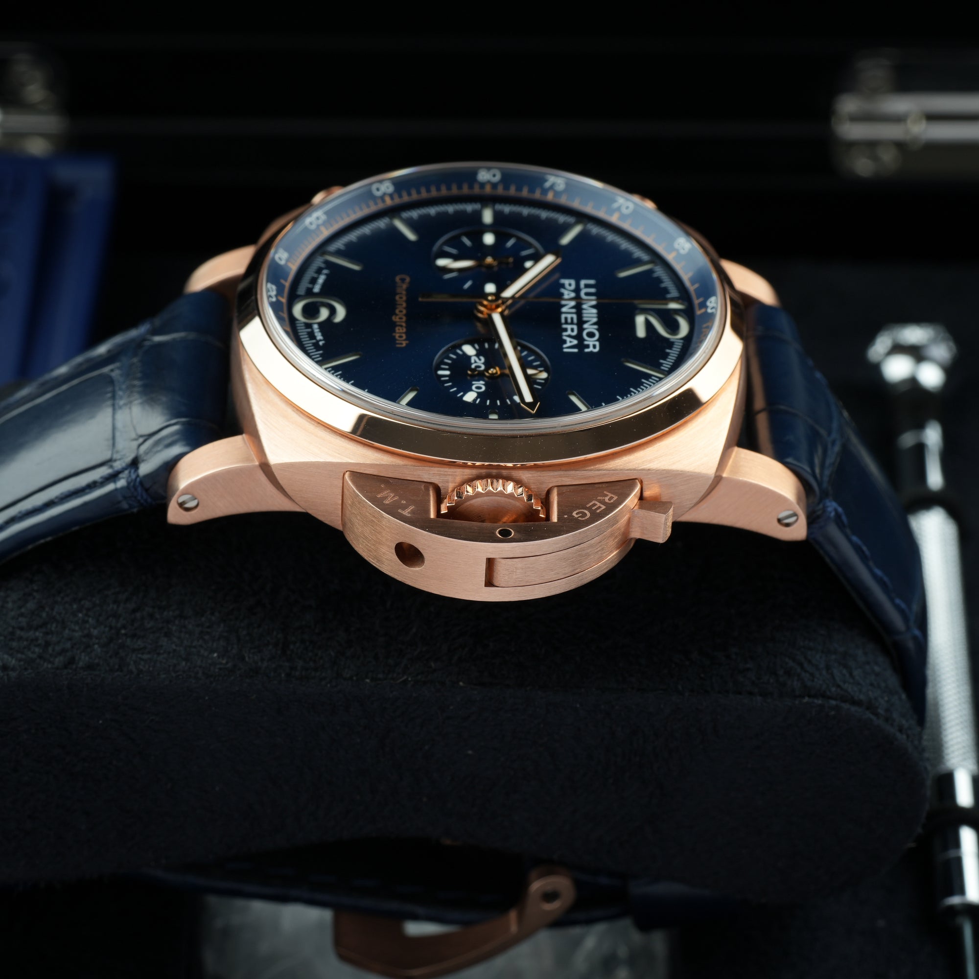 Panerai Luminor Goldtech Blu Notte 44mm Crown