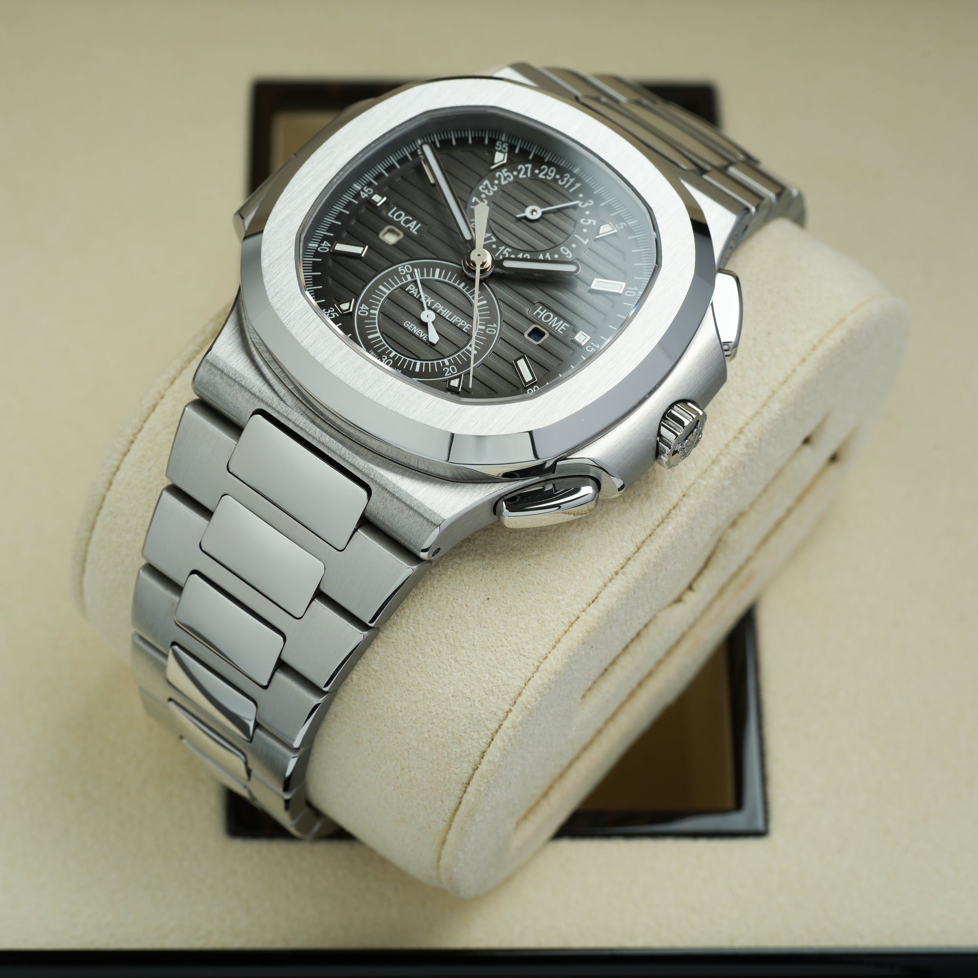 Patek Philippe Nautilus 5990/1A lug case right lower