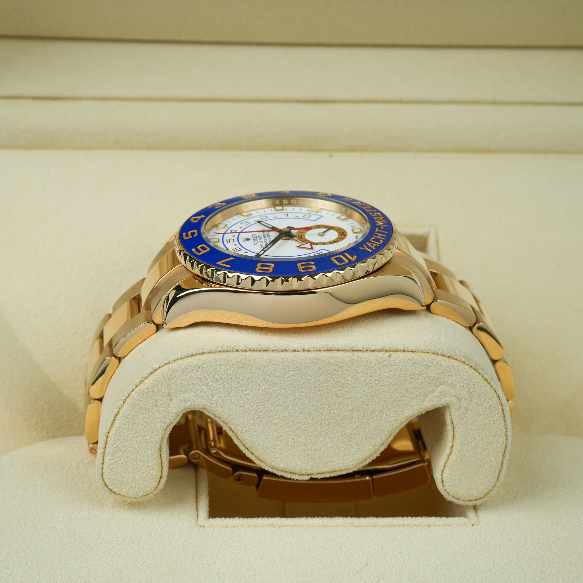 Rolex Yacht-Master II 116688 case lug bracelet