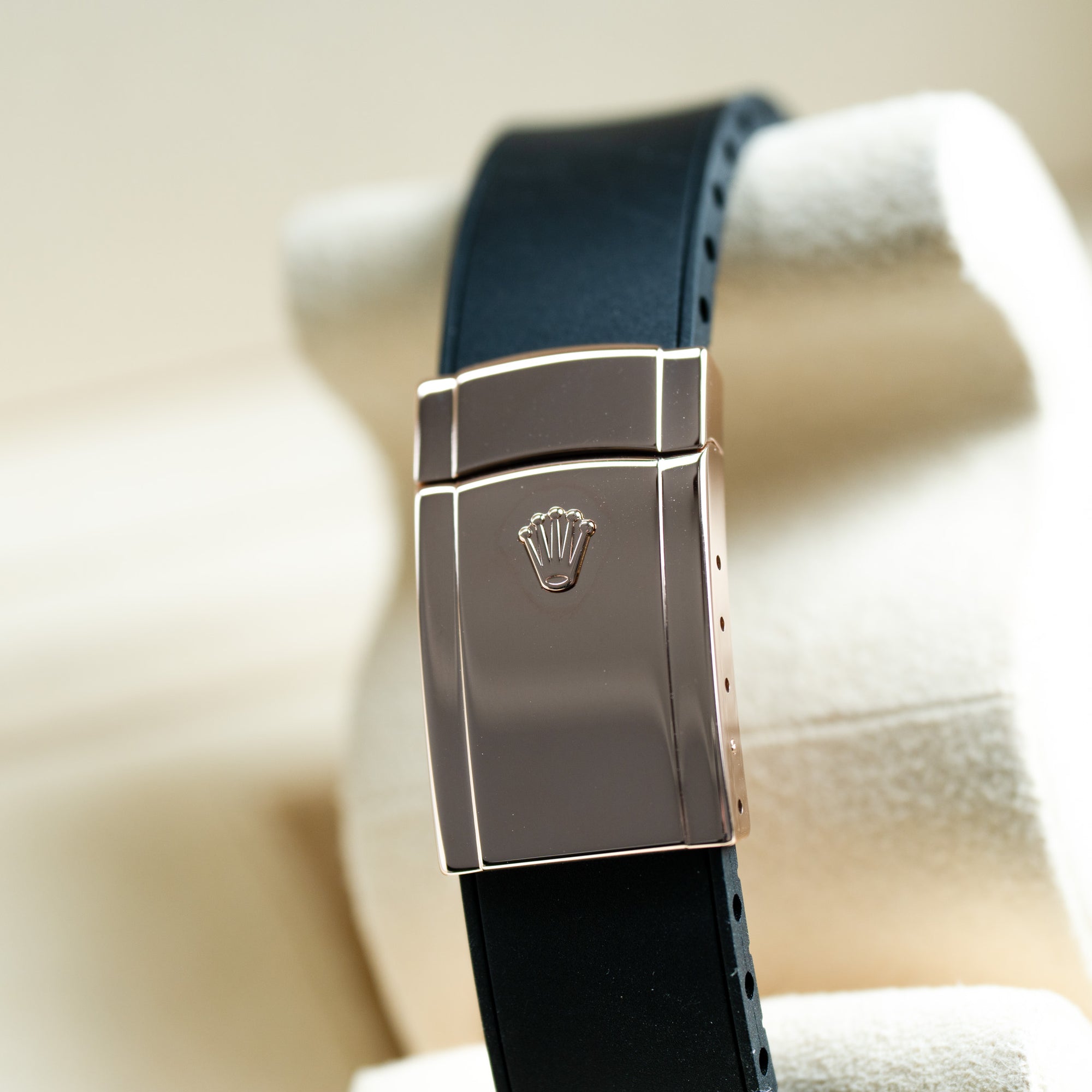 Rolex Sky-Dweller 326135 42mm case lug rubber b strap buckle clasp 