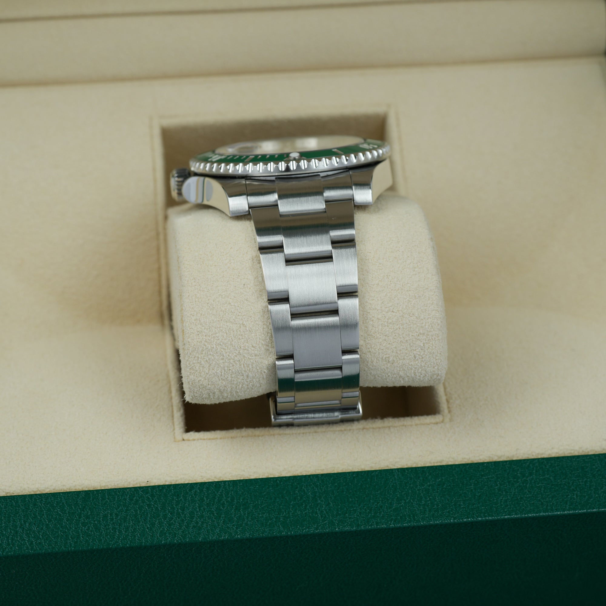 Rolex Submariner Date Hulk 41mm lug case bracelet