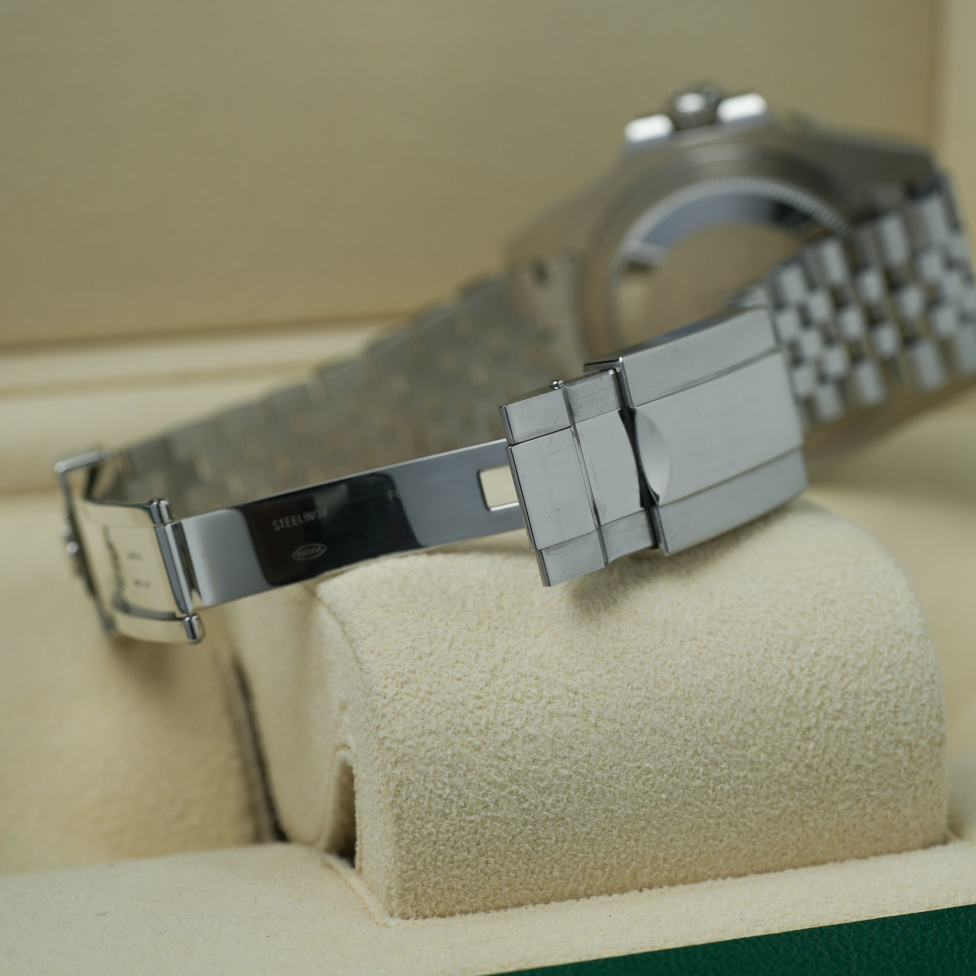 Rolex GMT-Master II 126710GRNR 40mm clasp