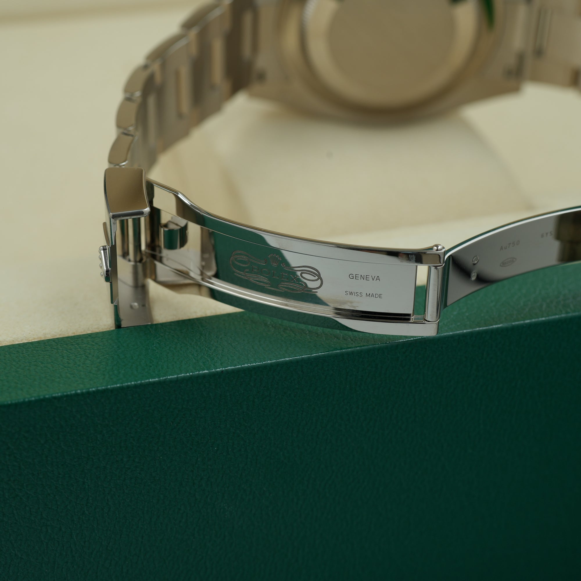 Rolex Submariner Date 126619LB Cookie Monster case lug bracelet