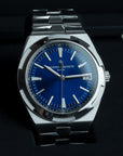 Vacheron Constantin Overseas 4500V Blue 41mm Closeup