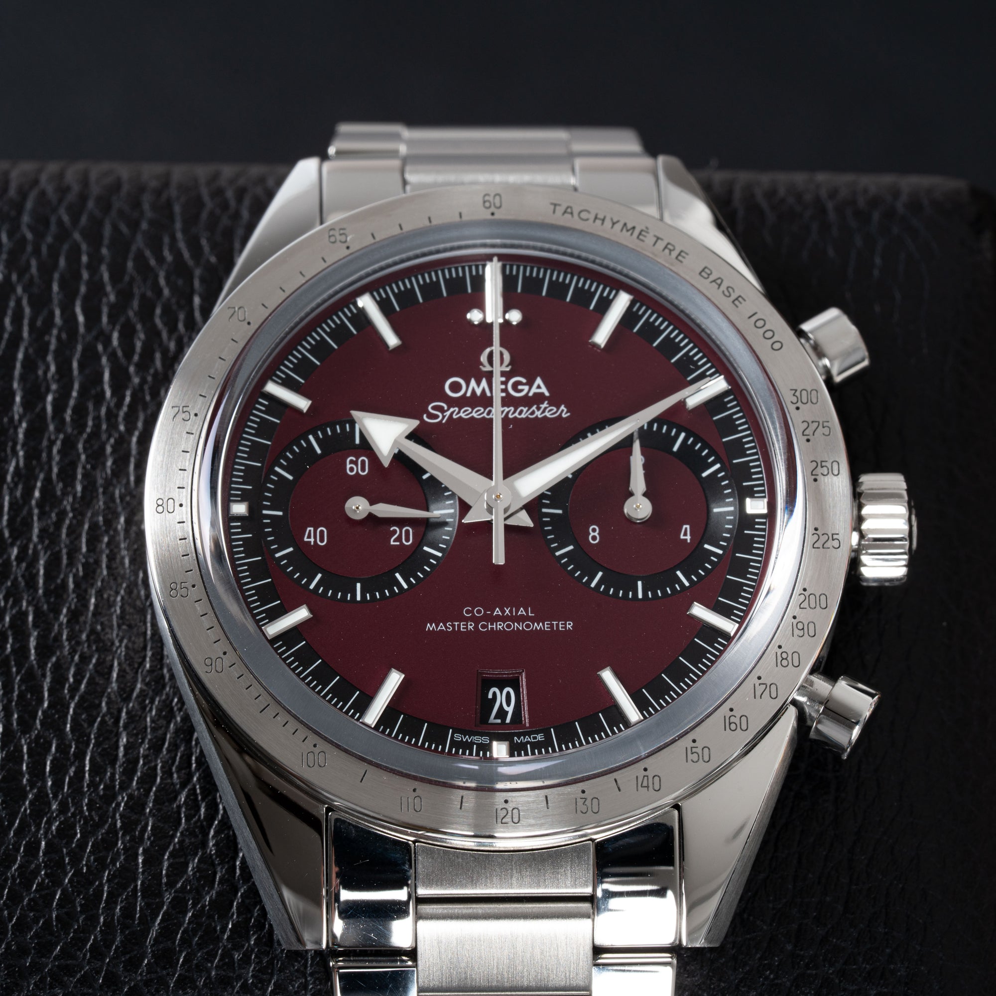 Omega Speedmaster 57 Red Close up