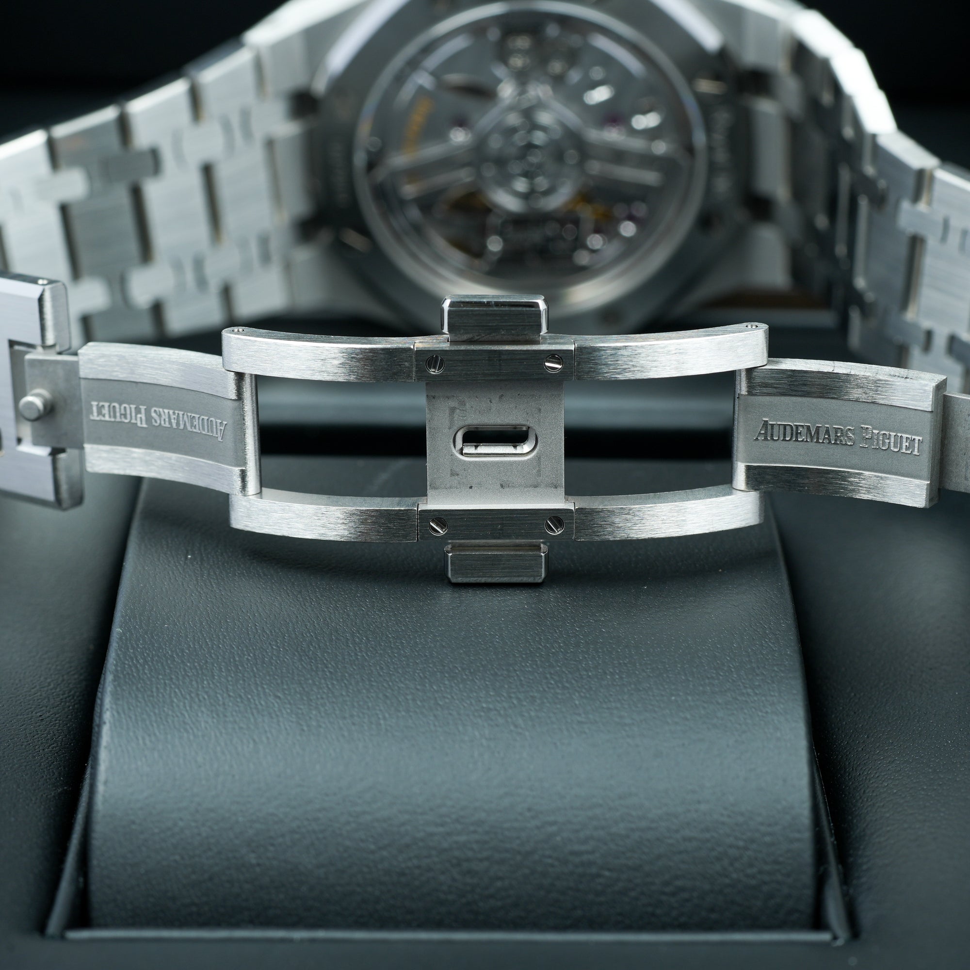 Audemars Piguet Royal Oak 50th Anniversary Blue 15510ST 41mm bracelet buckle