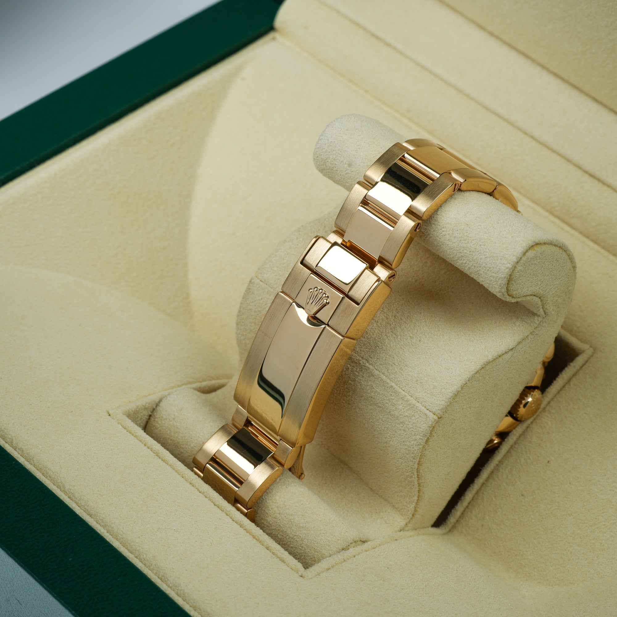 Rolex Yacht-Master II 116688 case lug bracelet clasp