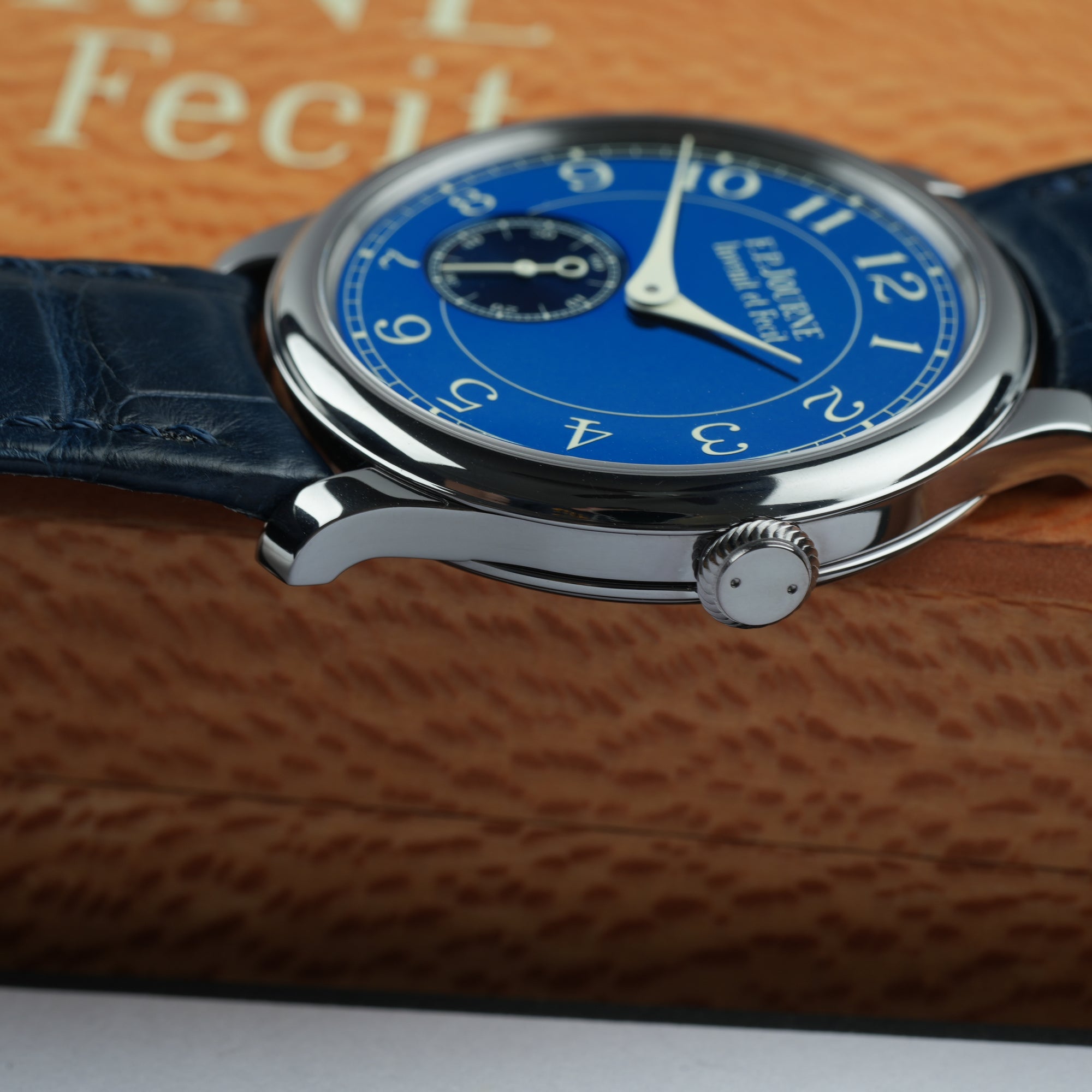 F.P. Journe Chronometre Bleu side view case