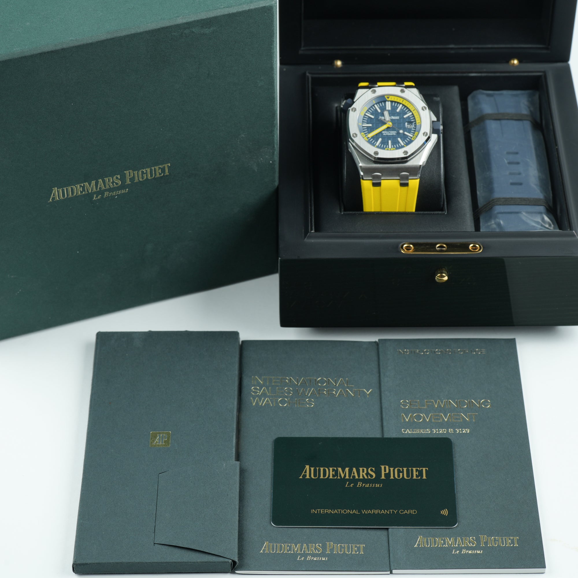 Audemars Piguet Royal Oak Offshore 42 Diver Funky Colour  full set