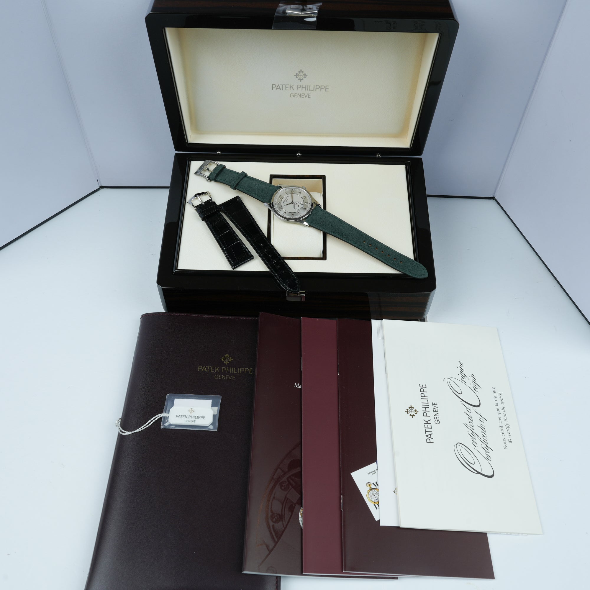 Patek Philippe Calatrava 5196P-001 37mm case platinum full set
