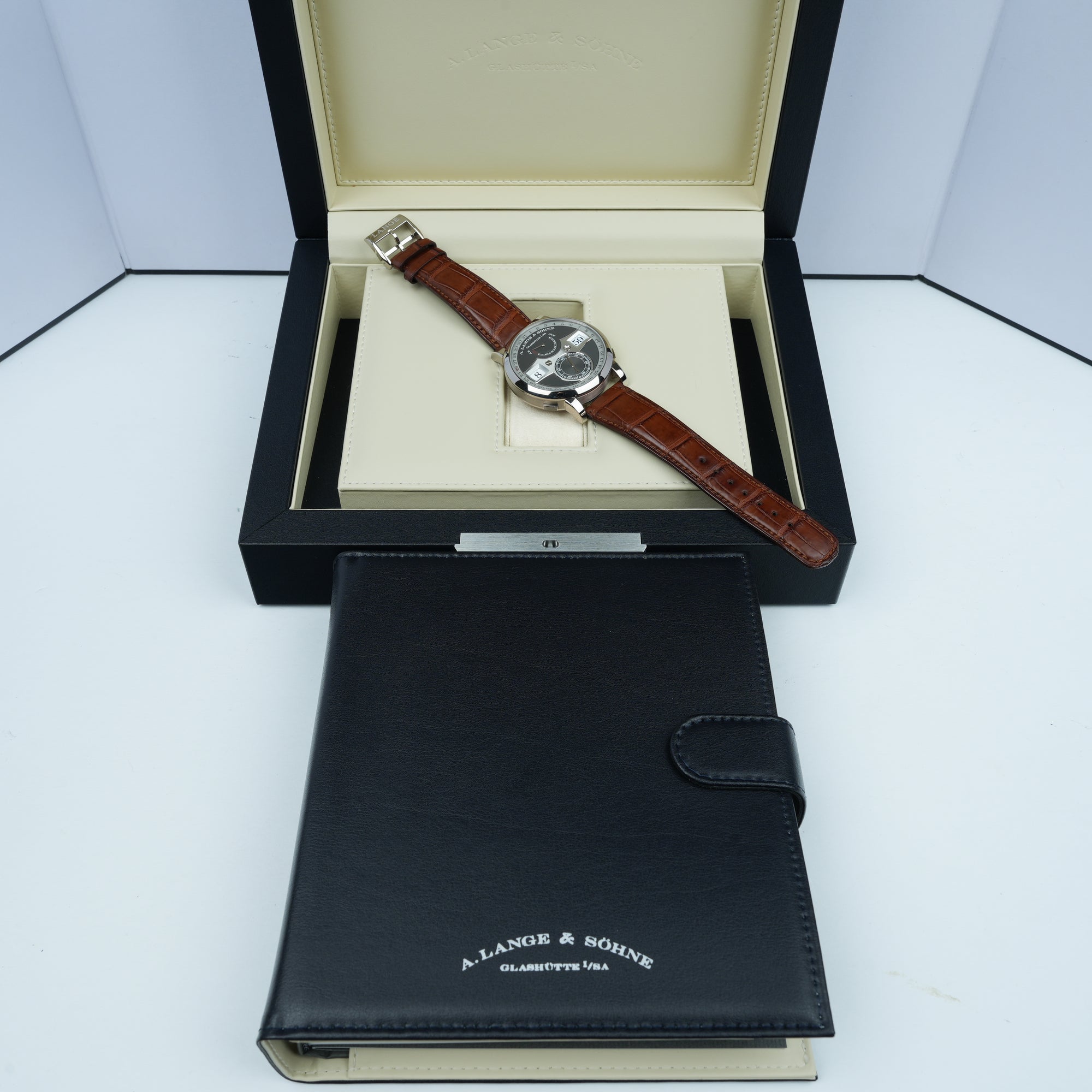 A. Lange &amp; Söhne Zeitwerk Date 148.038 44mm booklets