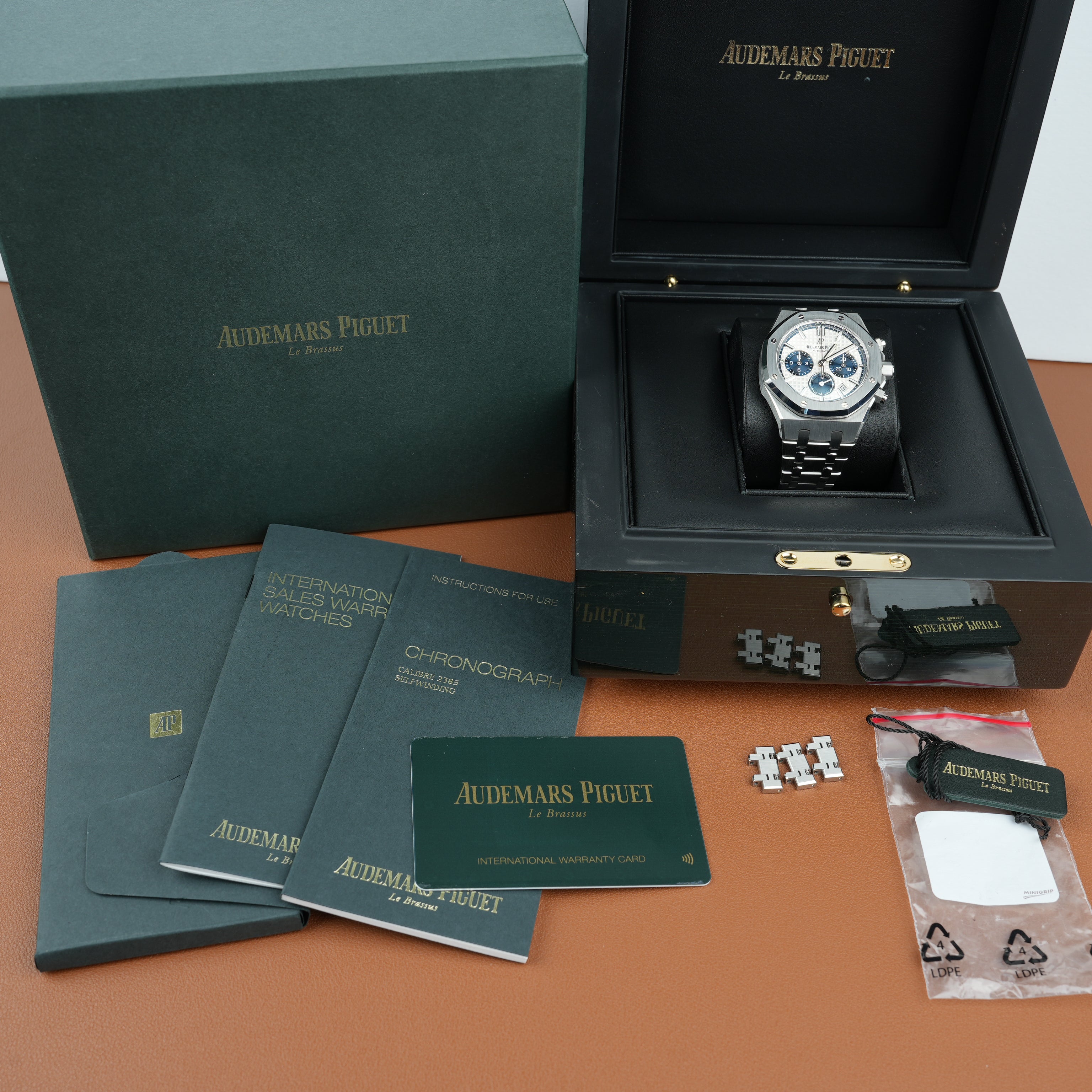Audemars Piguet Royal Oak Chronograph Panda 38mm – JJ Timepiece Co