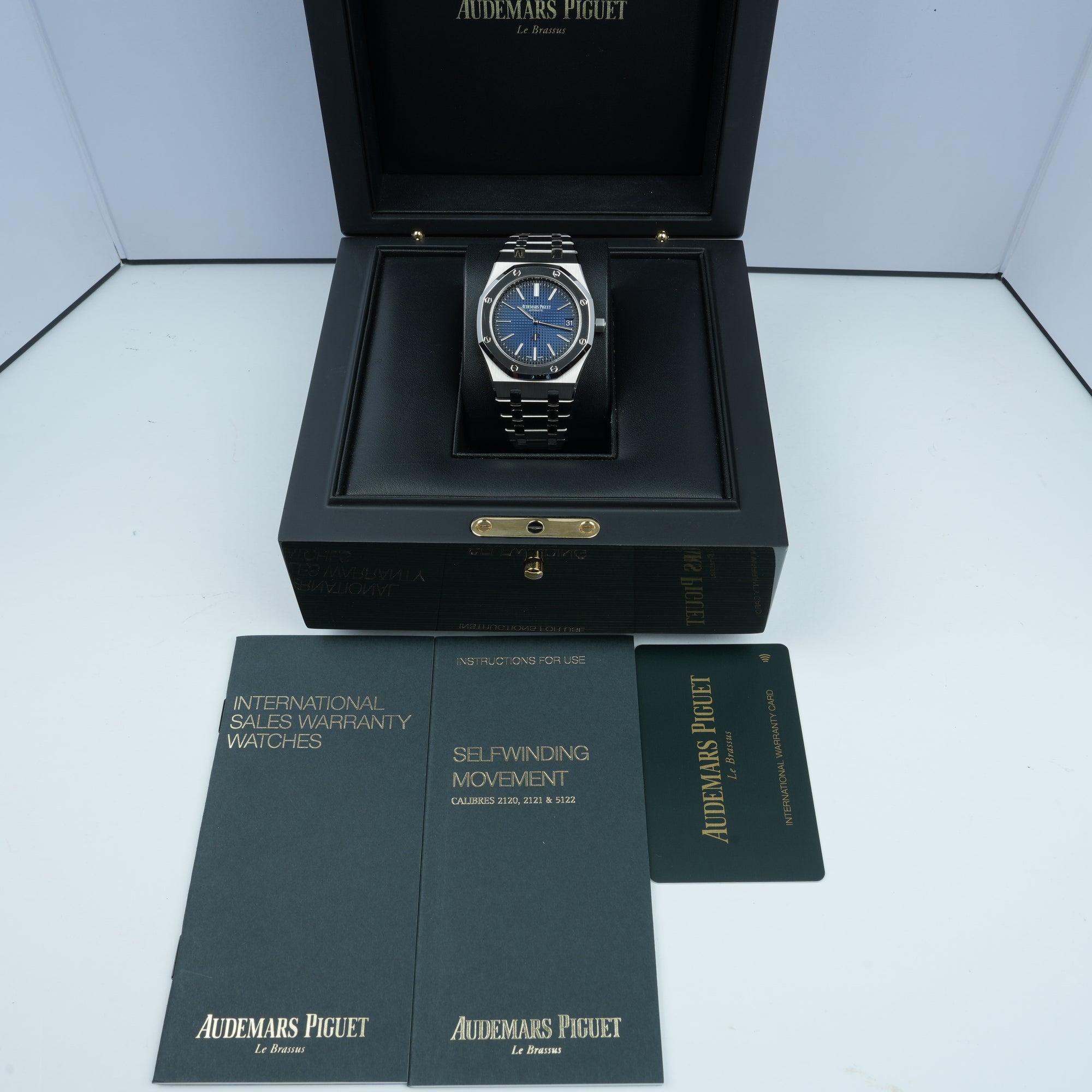 Audemars Piguet Royal Oak Jumbo Extra Thin Blue 15202IP 39mm Titanium Platinum full set booklets warranty card 